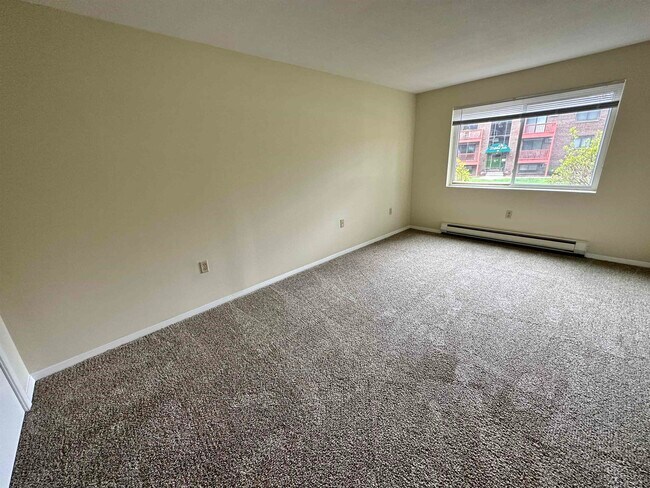 Building Photo - 99 Powers St