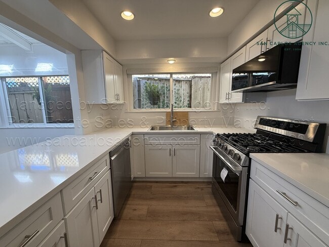 Building Photo - Cute and Recently Remodeled Carmel-by-the-Sea Cottage