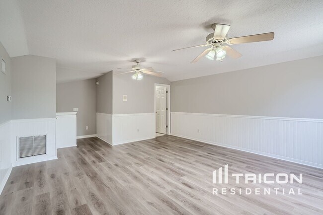 Building Photo - 2964 Hickory Grove Dr