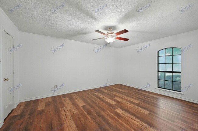 Building Photo - 217 Elder Oak Dr