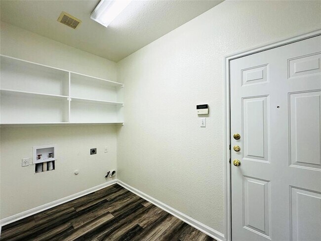 Building Photo - 13413 Creole Cove
