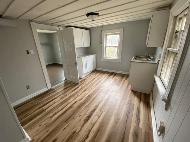 Primary Photo - 1519 Campbell Ave