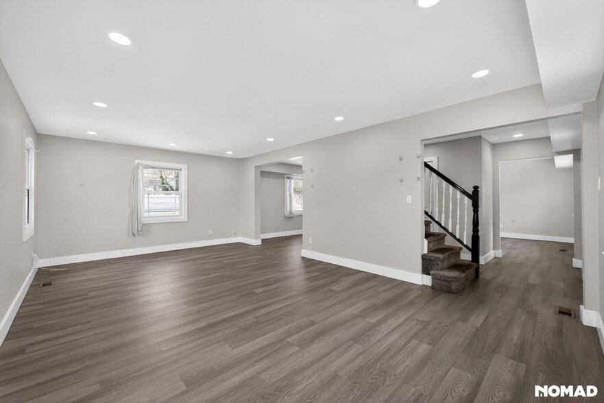 Building Photo - 10 Evergreen Ct