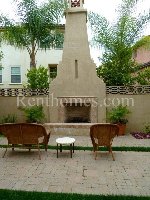 Building Photo - 568 Almond Rd