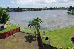 Building Photo - 5090 SW 136th Ave