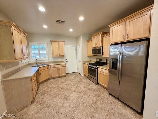 Building Photo - 6071 Saddle Horse Ave