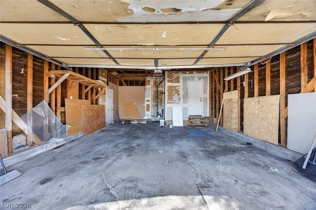 Building Photo - 1320 Gold Ave