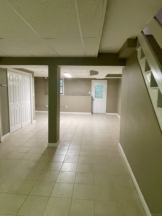 Building Photo - 72 Kingfisher Cir