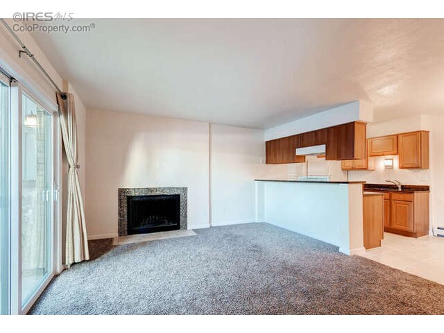 Building Photo - 695 Manhattan Drive