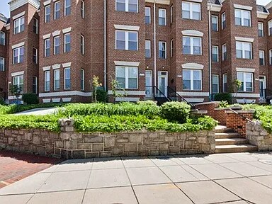 Building Photo - 602 Kentucky Ave SE