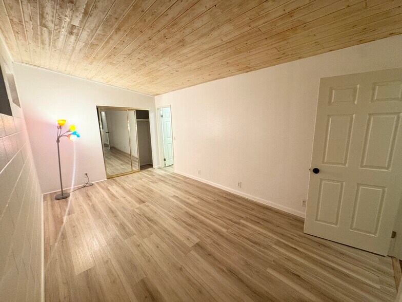 Building Photo - 673 Brookside Ln