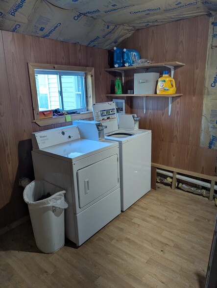 Building Photo - 159 Perham St