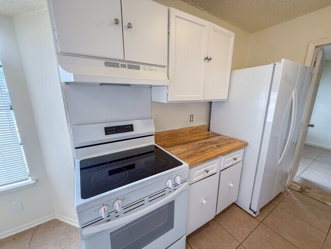 Building Photo - 4047 Indian Sunrise