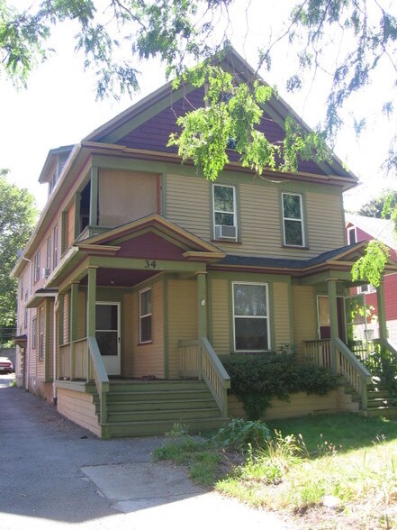 Primary Photo - 34 Alexander St