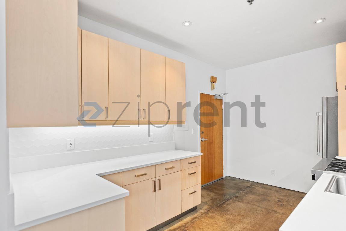 Building Photo - Unit 123