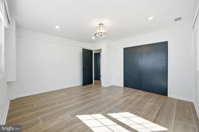 Building Photo - 448 Summers Dr