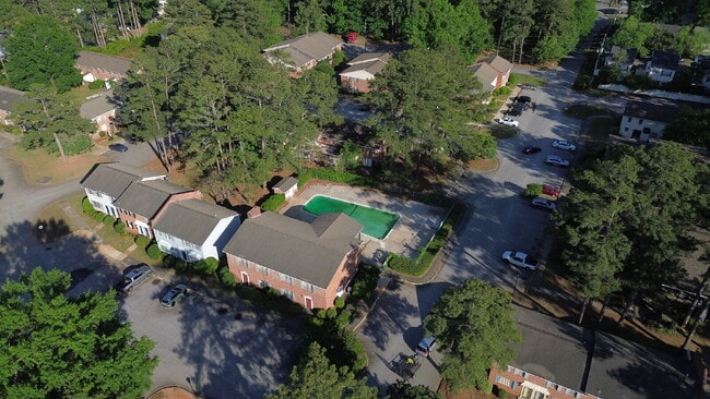 Building Photo - Move-In Ready 2BR Condo | Pool Access & Water Included