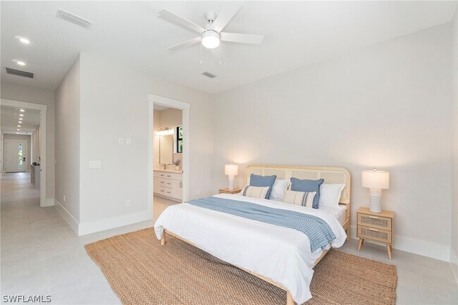 Building Photo - 2769 Van Buren Ave