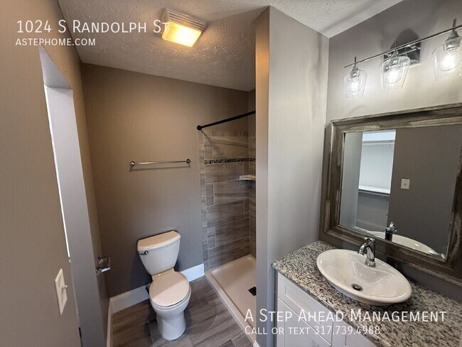 Building Photo - 1024 S Randolph St