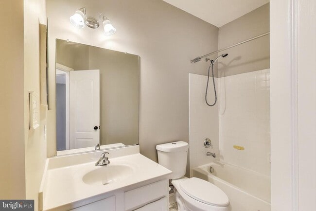 Building Photo - 12804 Short Hills Dr