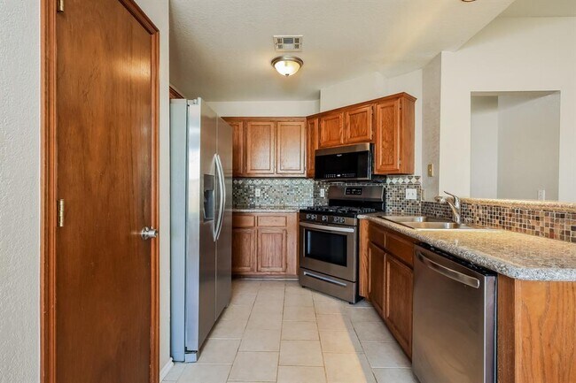 Building Photo - 1401 Nottoway Dr