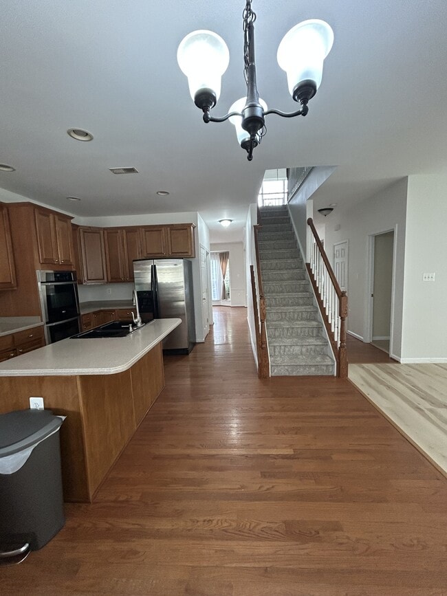 Building Photo - 73 Colonial Dr
