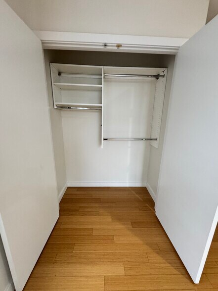 Building Photo - 595 Albany St