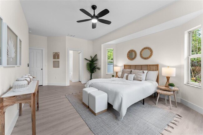 Building Photo - 2503 Dumont Ln