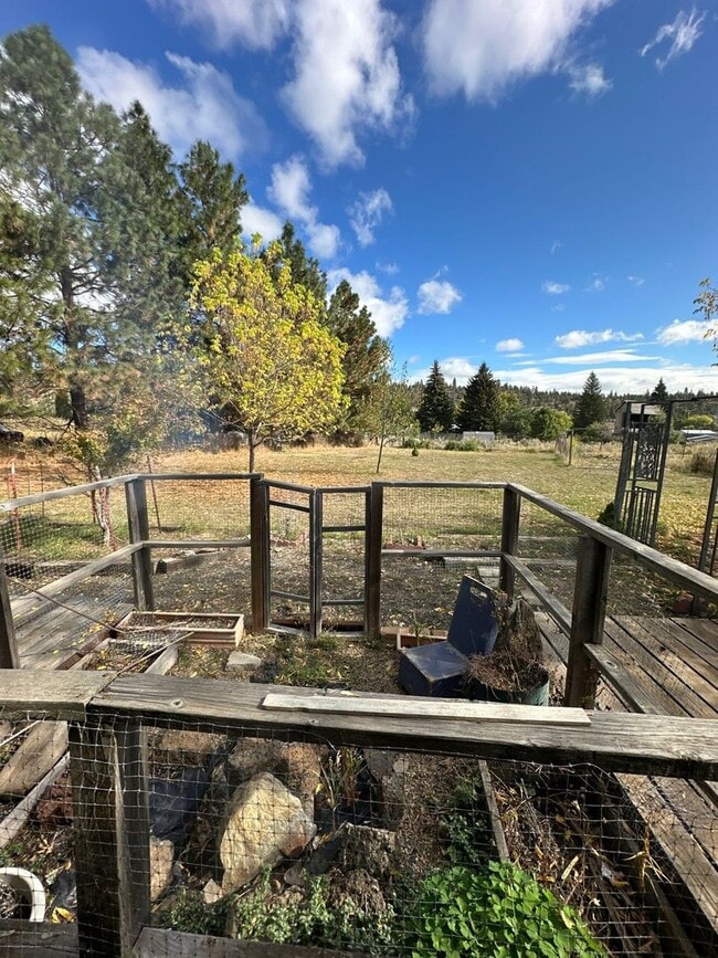 Building Photo - 15517 Riveredge Rd