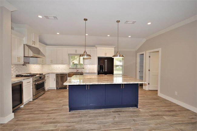 Building Photo - 3515 Linwood St