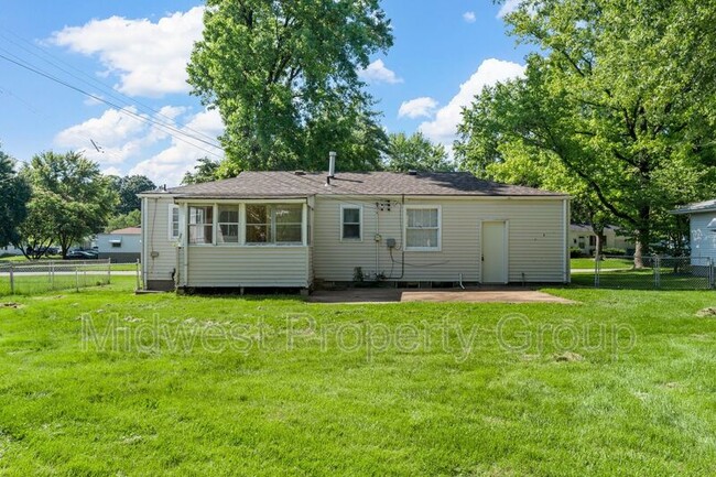 Building Photo - 662 Gleason Dr