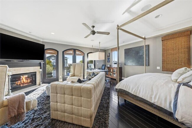 Building Photo - 633 12th St