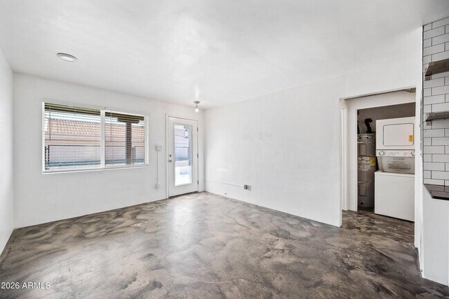 Building Photo - 3601 N 15th Ave