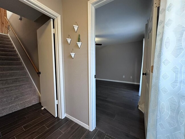 Building Photo - 20 Lakeview Village