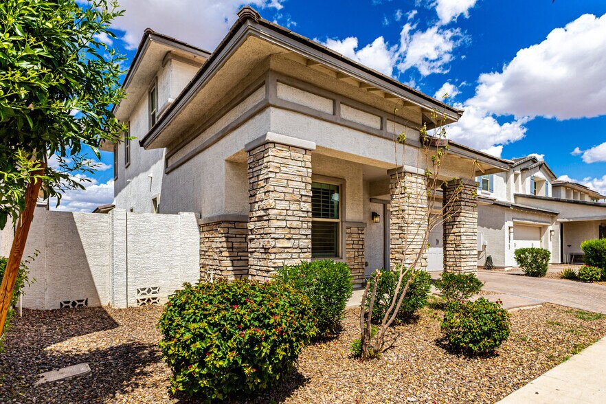 Building Photo - 20954 E Mayberry Rd