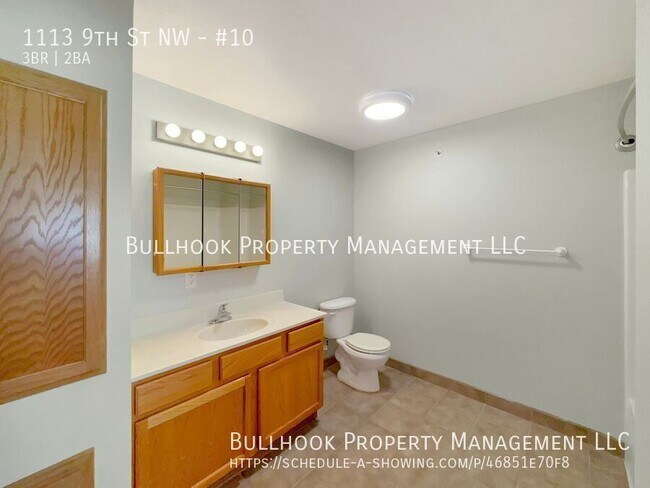 Building Photo - 1113 9th St NW