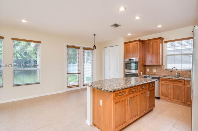 Building Photo - 14935 SW 52nd St