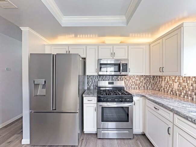 Building Photo - SD: Comfortable 3BD/2BA Home in Oceanside with Community Pool, 2-Car Garage & Walking Trails