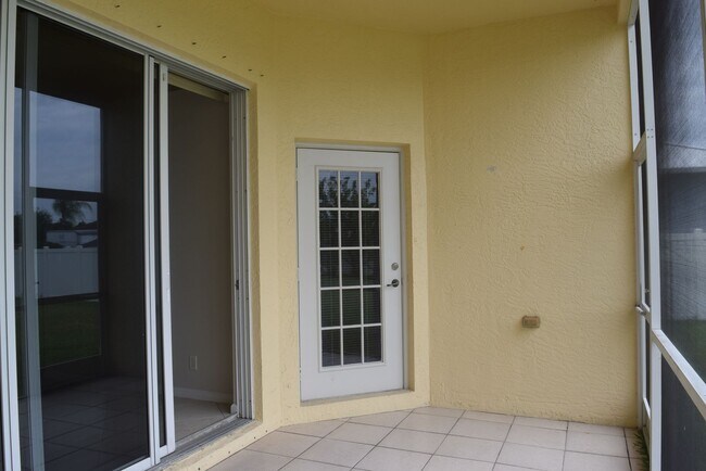 Building Photo - Stunning upgraded and immaculately maintained 3/2/2 home close to Gatlin I-95