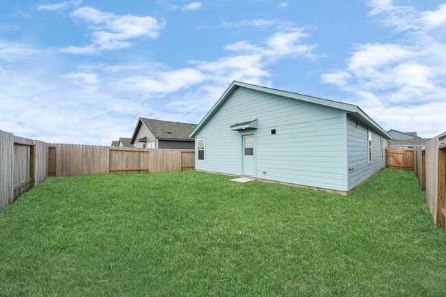 Building Photo - 1220 Charlotte Wy