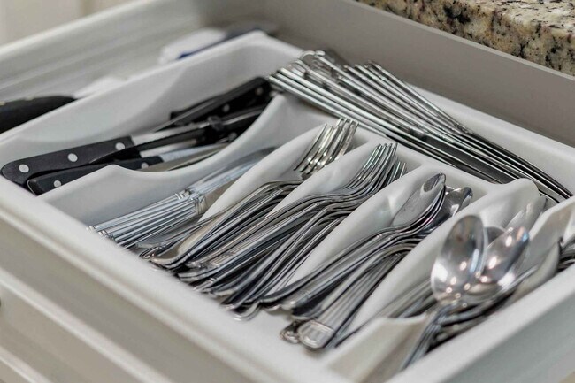 Building Photo - 113A S Yaupon Dr