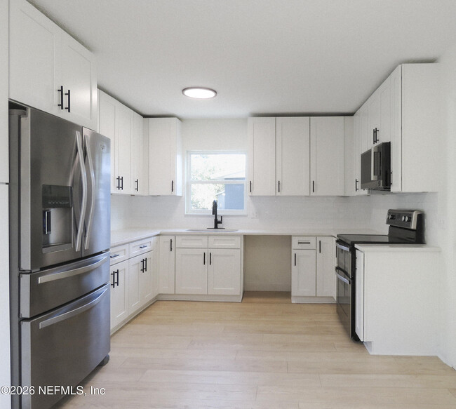 Building Photo - 43 Saratoga Cir N