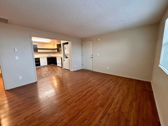 Building Photo - $0 DEPOSIT OPTION. COZY 2-BEDROOM CONDO WITH NO CARPET, 2 PARKING SPACES, IN WESTMINSTER. WITH EA...