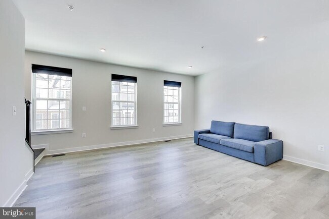 Building Photo - 11330 Meridian Hill Way