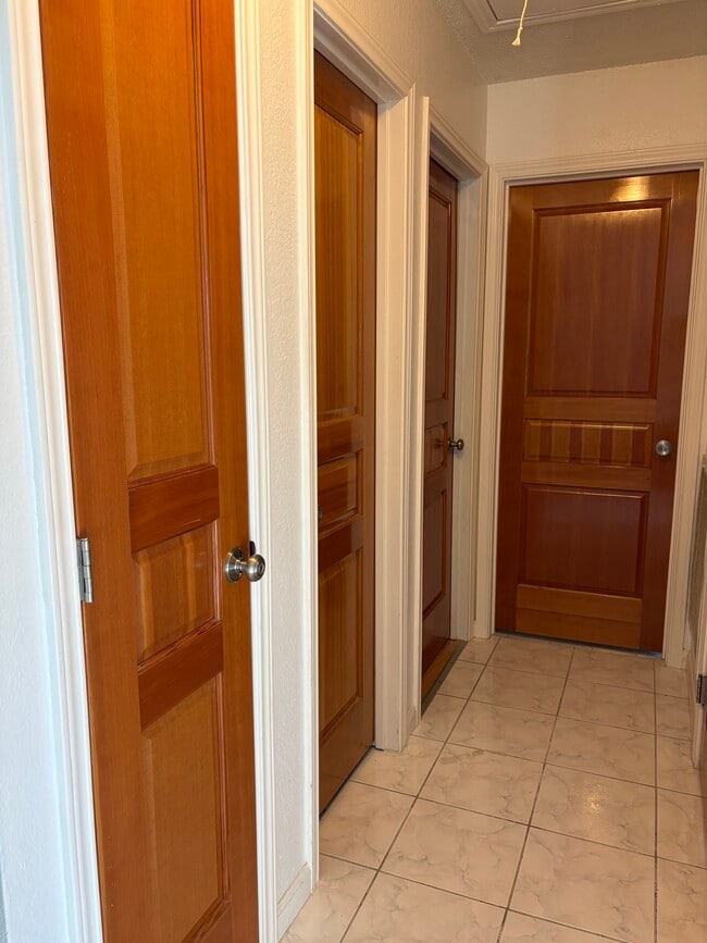 Building Photo - 106 Hollywood Dr