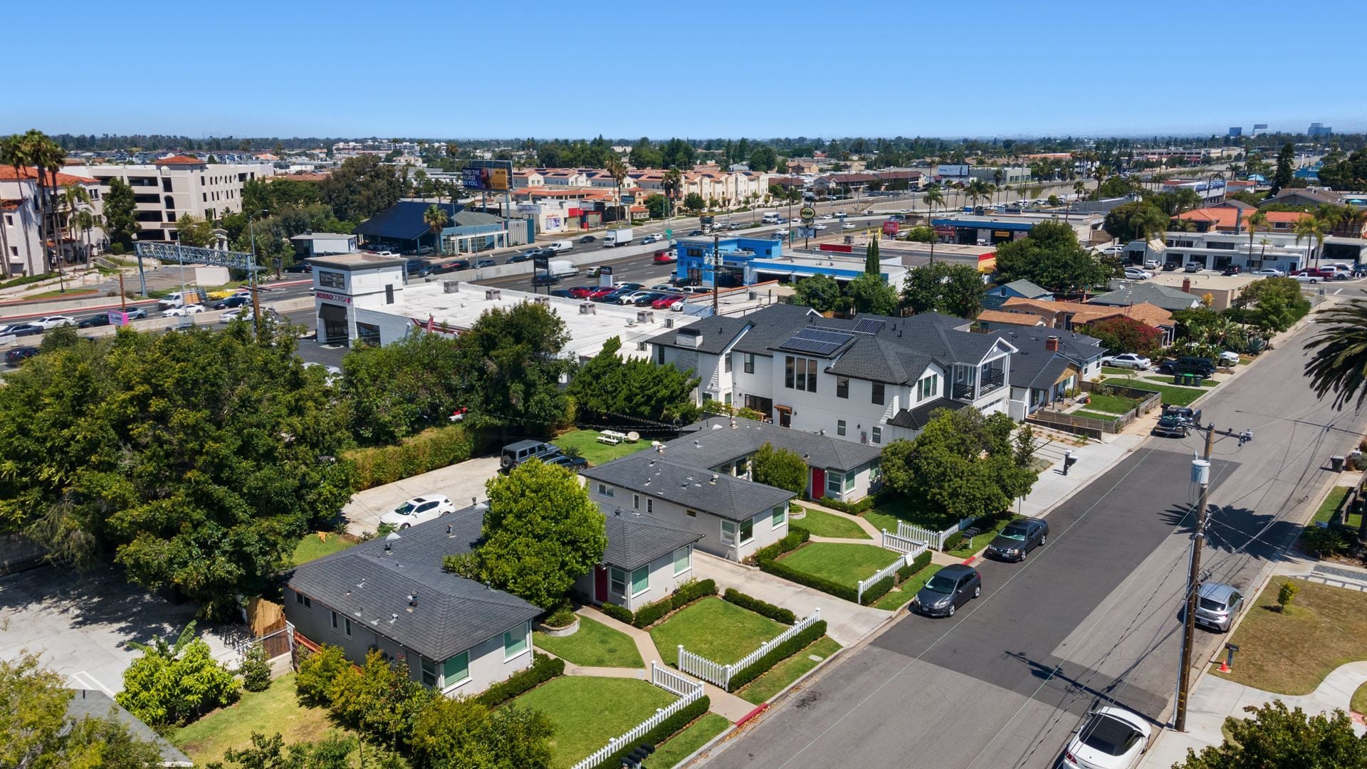 Building Photo - 1911 Church St