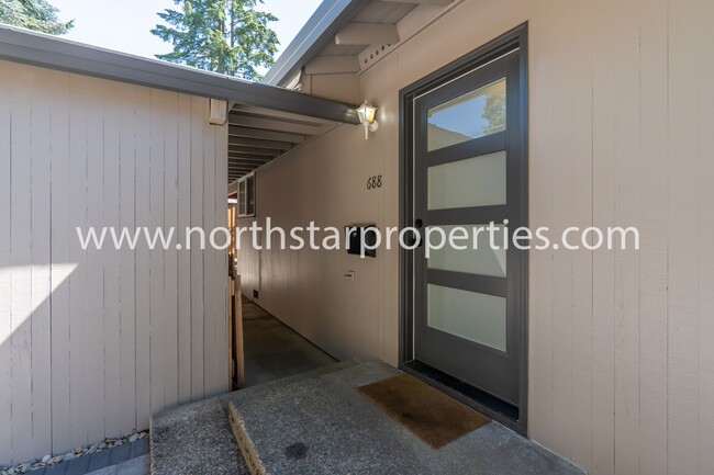 Building Photo - 3rd Street Duplexes