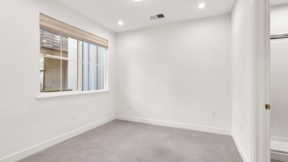 Building Photo - 1723 Pedrozzi Cmn