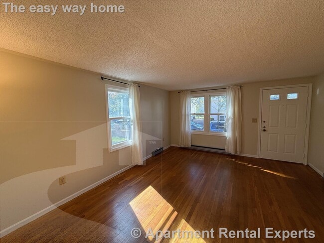 Building Photo - 7 Myrtle St