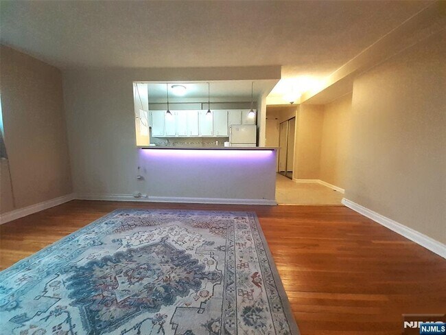 Building Photo - 3071 Edwin Ave